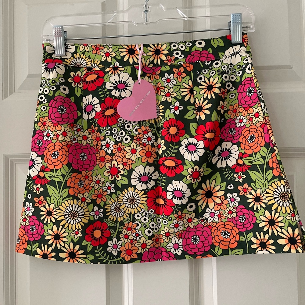 NWT SUGAR THRILLZ MODERN LOVE FLORAL MINI SKIRT 60s/70 Floral Print High Waist S